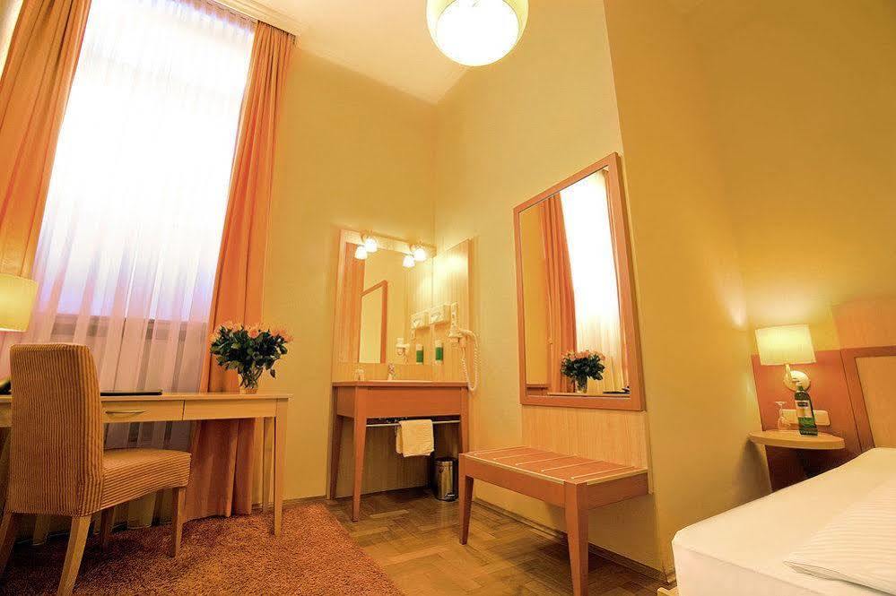 Achat Sternhotel Bonn Exterior photo